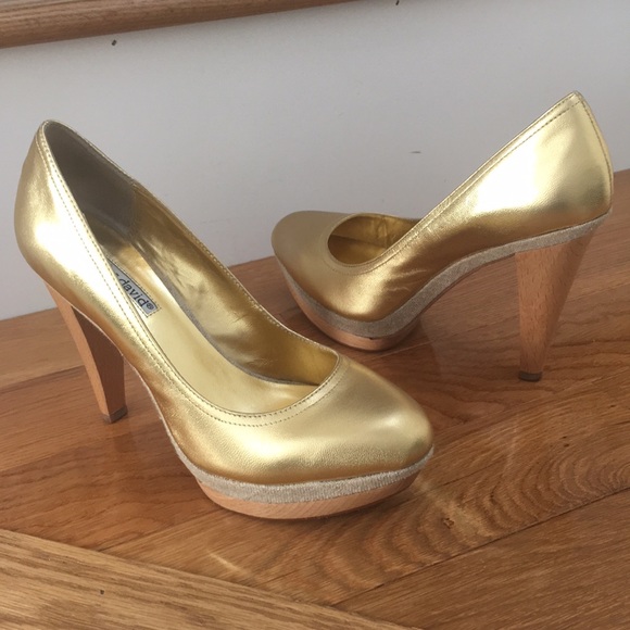 Charles David Gold Platform Pumps - Picture 8 of 8